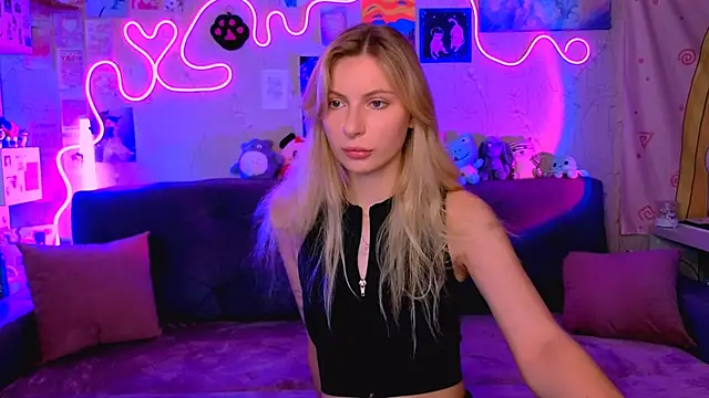 Snapshot of Maria_Hunt chatting on 09-23-25, 06:31 Maria Hunt online show from 09-23-25, 06:31