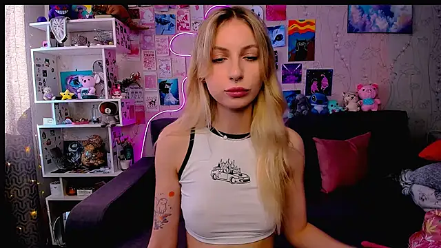 Snapshot of Maria_Hunt chatting on 02-06-25, 06:51 Maria Hunt online show from 02-06-25, 06:51