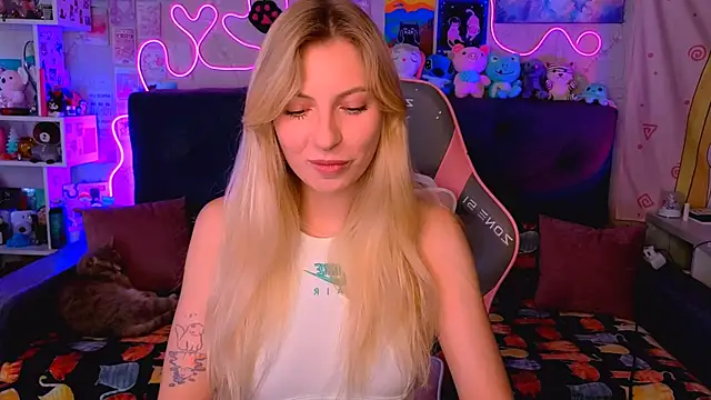 Snapshot of Maria_Hunt chatting on 10-02-25, 04:16 Maria Hunt online show from 10-02-25, 04:16