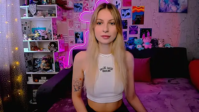 Snapshot of Maria_Hunt chatting on 03-11-25, 04:41 Maria Hunt online show from 03-11-25, 04:41