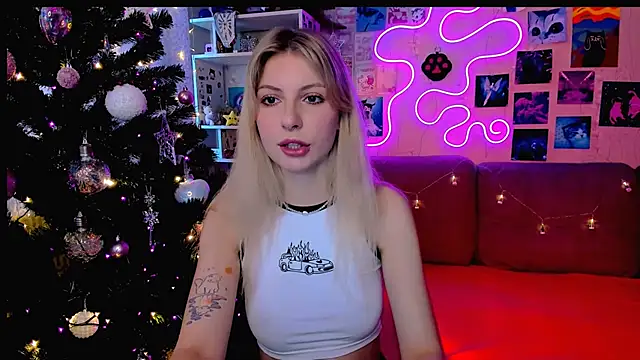 Snapshot of Maria_Hunt chatting on 12-30-24, 03:58 Maria Hunt online show from 12-30-24, 03:58