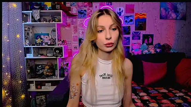 Snapshot of Maria_Hunt chatting on 02-20-25, 02:29 Maria Hunt online show from 02-20-25, 02:29