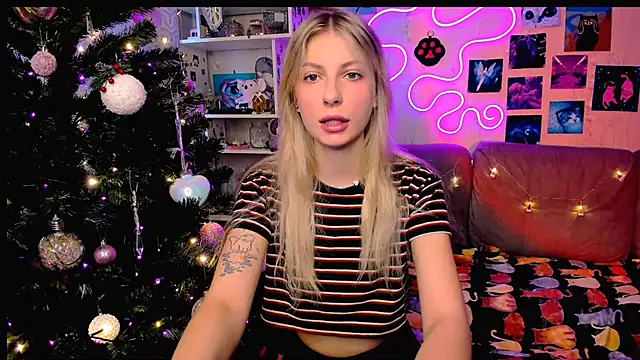 Snapshot of Maria_Hunt chatting on 12-28-24, 03:47 Maria Hunt online show from 12-28-24, 03:47