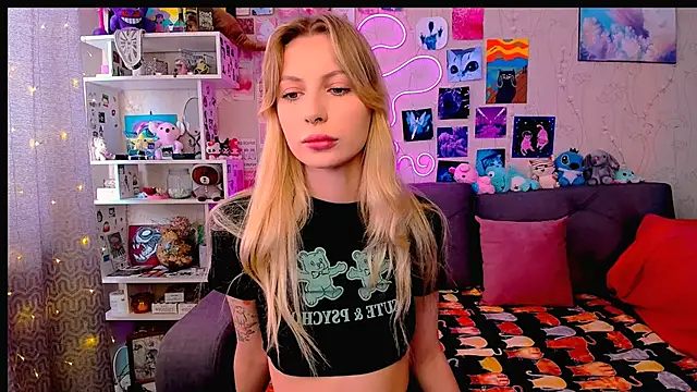 Snapshot of Maria_Hunt chatting on 02-21-25, 04:29 Maria Hunt online show from 02-21-25, 04:29