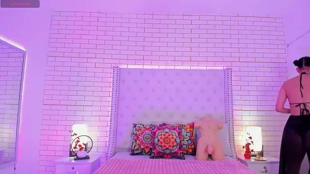 Coco Balenciaga  online show from 04-09-26, 11:38