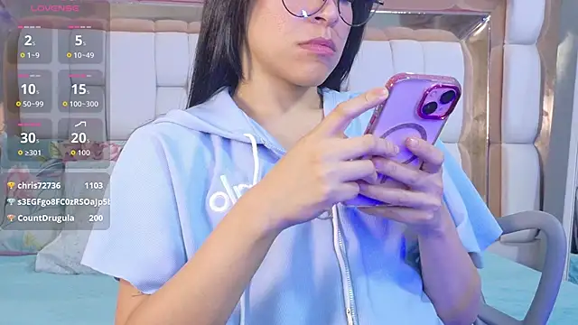 littleebluee online show from 02-17-26, 03:04