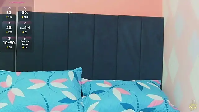 littleebluee online show from 05-27-26, 07:54