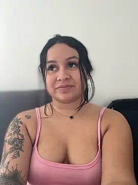 Pretty Isadora online show from 02-19-26, 07:55