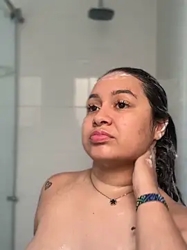 Pretty Isadora online show from 04-13-26, 07:18