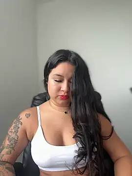 Pretty Isadora online show from 01-14-26, 04:54