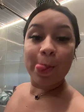 Pretty Isadora online show from 01-15-26, 08:45