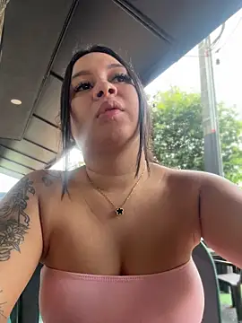 Pretty Isadora online show from 11-30-25, 05:36