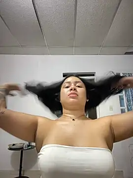 Snapshot of Pretty_Isadora chatting on 02-20-25, 01:03 Pretty Isadora online show from 02-20-25, 01:03