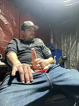 Snapshot of joeycbigcock chatting on 02-26-25, 04:05 joeycbigcock online show from 02-26-25, 04:05