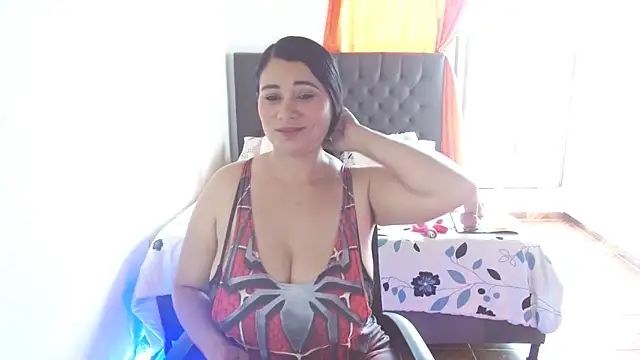 Kerly Lopez online show from 06-10-26, 05:58