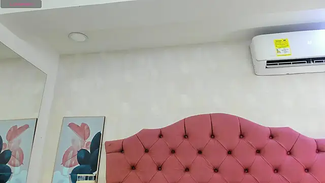 ThyaraJhons online show from 06-18-26, 11:37