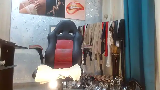 Samantabrown  online show from 06-10-26, 11:00