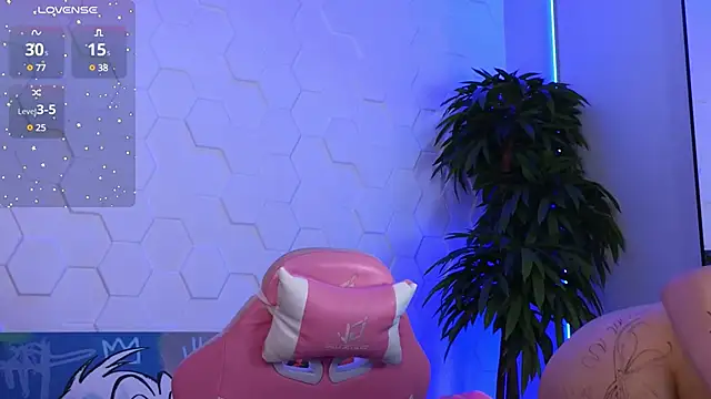 Snapshot of EvaCanton chatting on 02-17-25, 03:33 EvaCanton online show from 02-17-25, 03:33