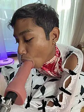 alejo cute online show from 04-18-26, 04:42