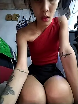 The-quee22 online show from 12-16-25, 05:44