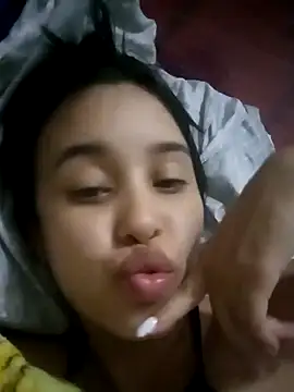 The-quee22 online show from 12-19-24, 01:50