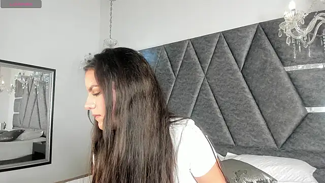 IsabellaGrey19 online show from 09-25-25, 07:20