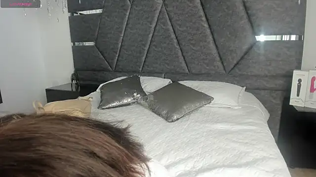 IsabellaGrey19 online show from 09-26-25, 07:21