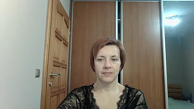 LoraLoraMay online show from 11-19-25, 07:03