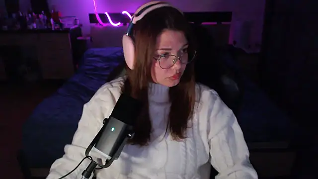 helengilmor online show from 11-17-25, 05:39