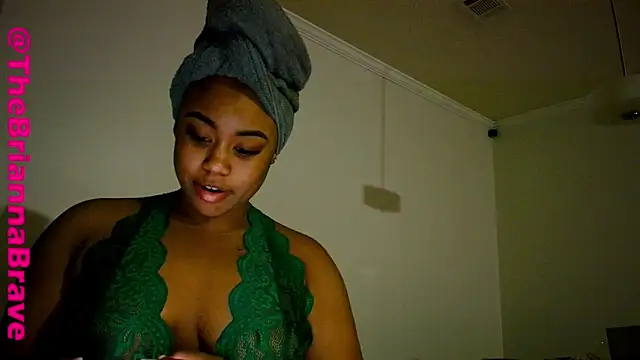 BriannaBrave online show from 12-23-25, 03:50