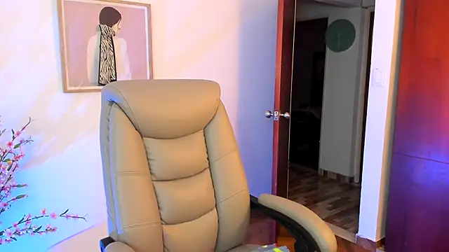 Chanelll Taylorr  online show from 11-09-25, 11:03