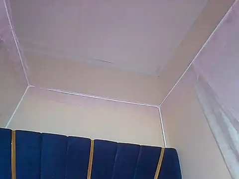 Snapshot of awino001 chatting on 10-15-25, 01:37 awino001 online show from 10-15-25, 01:37