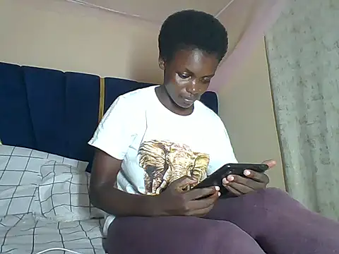 awino001 online show from 10-24-25, 08:19