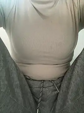 Milk Mom99 online show from 02-03-26, 12:43