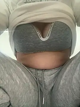 Milk Mom99 online show from 01-09-26, 06:31