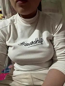 Snapshot of Milk_Mom99 chatting on 02-27-25, 04:57 Milk Mom99 online show from 02-27-25, 04:57