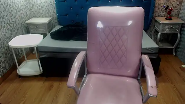 Snapshot of CurvyJulieth chatting on 07-15-26, 09:55 CurvyJulieth online show from 07-15-26, 09:55