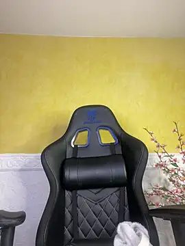 Snapshot of Lau_Beauty chatting on 02-08-25, 06:01 Lau Beauty online show from 02-08-25, 06:01