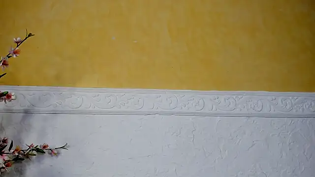 Snapshot of Lau_Beauty chatting on 02-08-25, 09:03 Lau Beauty online show from 02-08-25, 09:03