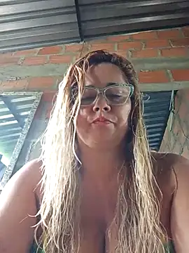 Snapshot of natally_ross21 chatting on 10-17-25, 12:29 natally ross21 online show from 10-17-25, 12:29