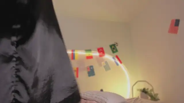 Snapshot of katiepeach_ chatting on 07-15-26, 12:01 katiepeach online show from 07-15-26, 12:01