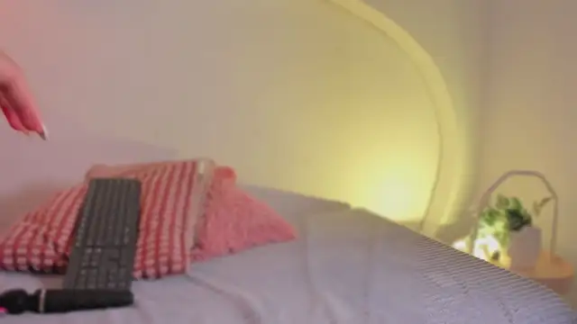 katiepeach  online show from 03-24-26, 12:16