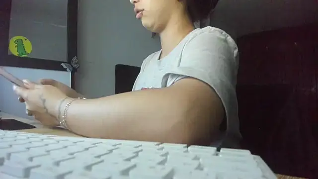 Snapshot of Fiore_Sanz_ chatting on 12-23-24, 11:17 Fiore Sanz online show from 12-23-24, 11:17