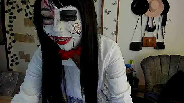 Snapshot of Fiore_Sanz_ chatting on 10-18-25, 03:08 Fiore Sanz online show from 10-18-25, 03:08