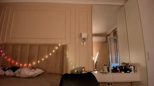 melissa yamazaki online show from 11-25-25, 04:57