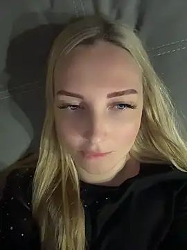 Snapshot of Aleksandrakis chatting on 06-06-26, 04:45 Aleksandrakis online show from 06-06-26, 04:45
