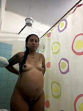 Snapshot of luna_asss chatting on 10-25-25, 07:36 luna asss online show from 10-25-25, 07:36