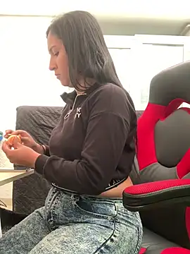 Snapshot of luna_asss chatting on 03-11-25, 04:51 luna asss online show from 03-11-25, 04:51