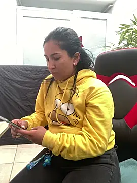 Snapshot of luna_asss chatting on 03-19-25, 05:28 luna asss online show from 03-19-25, 05:28