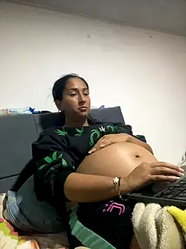 Snapshot of luna_asss chatting on 10-27-25, 04:19 luna asss online show from 10-27-25, 04:19